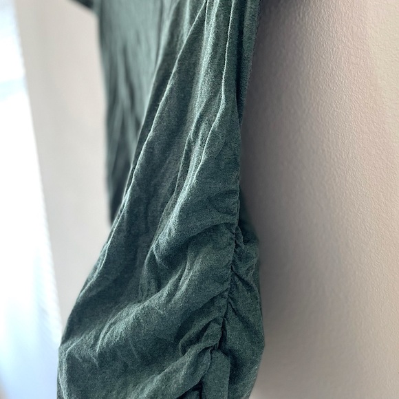 **EUC/LIKE NEW** ISABEL MATERNITY by Isabel & Ingrid HEATHERED OLIVE GREEN TEE - Picture 4 of 5